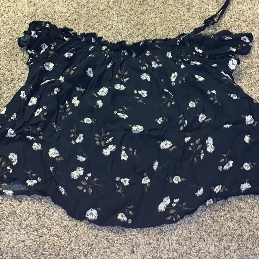 Off the shoulder crop